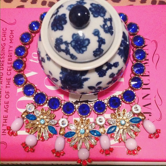 Multi color statement necklace - Picture 2 of 4