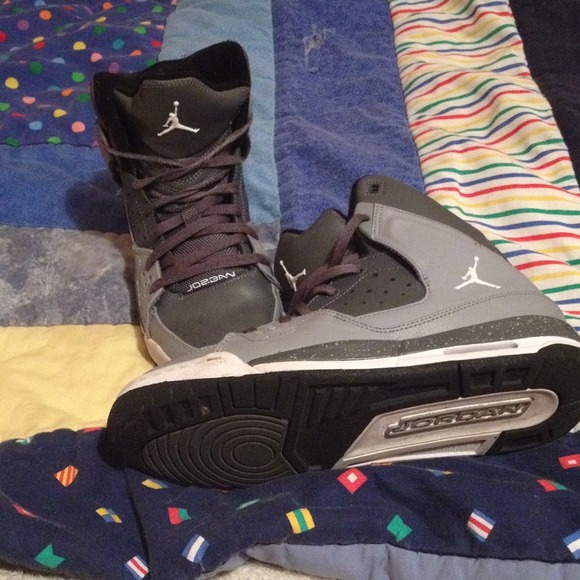 Shoes - Picture 1 of 3