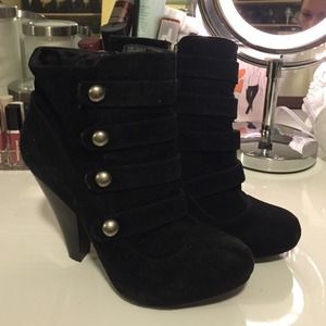 Sheikh Brenda bootie size 9