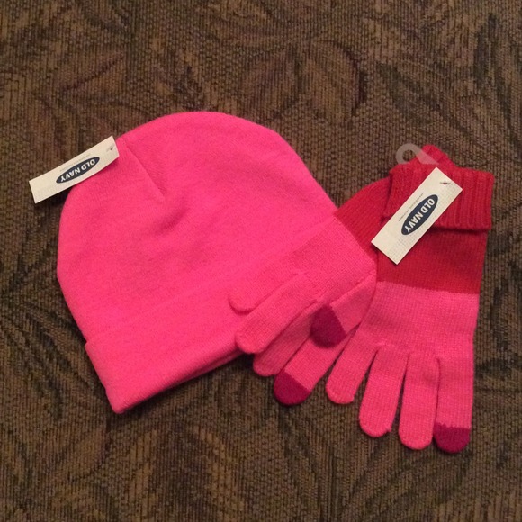 Hat and gloves