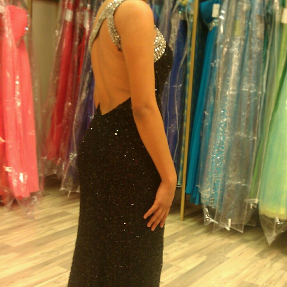 Black sequin prom dress - Picture 3 of 4