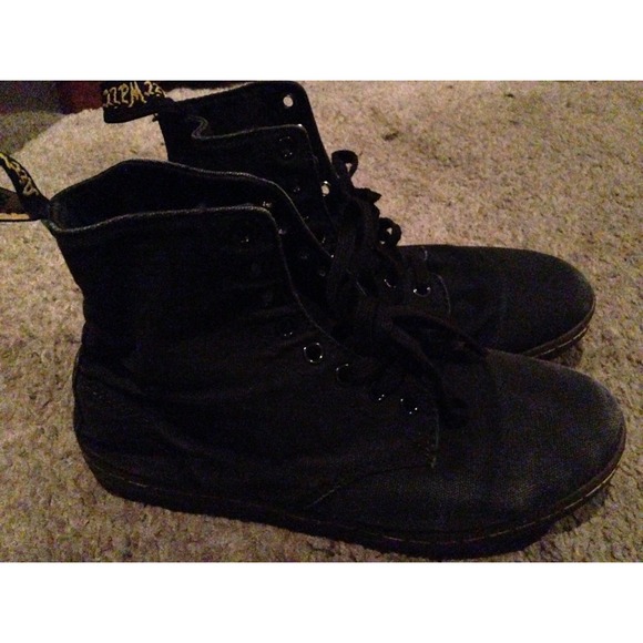 🌙Cavnas Doc Martens💕 READ DESC.