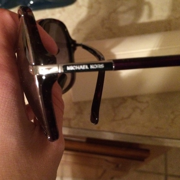 Michael kors sunglasses - Picture 3 of 3