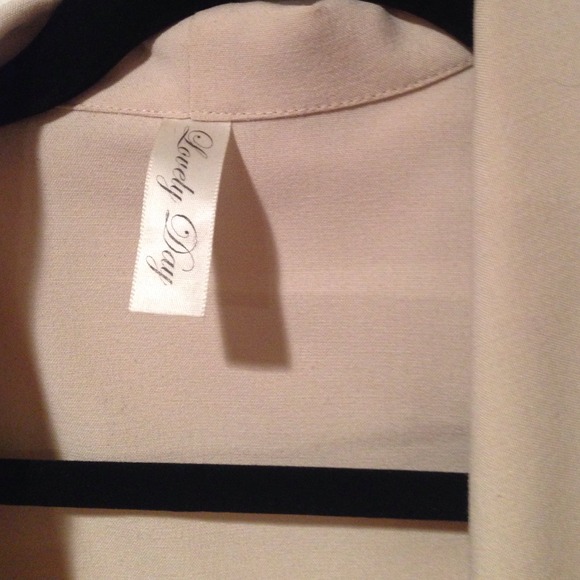 Coat - Picture 3 of 4