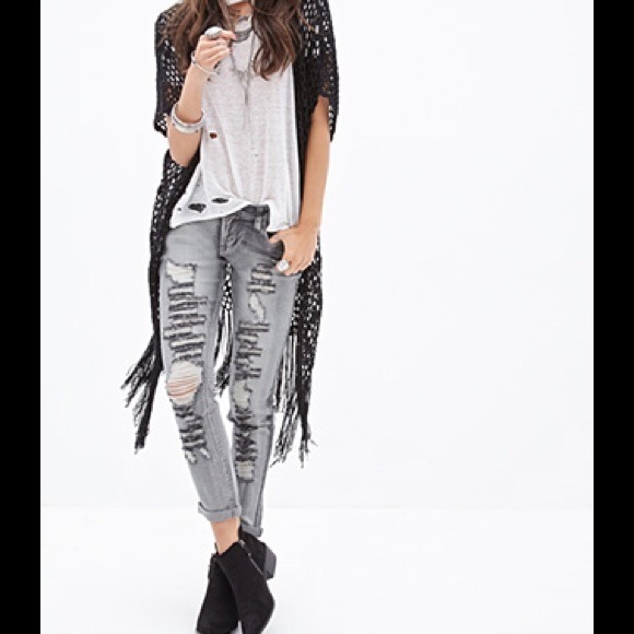 Distressed boyfriend jeans