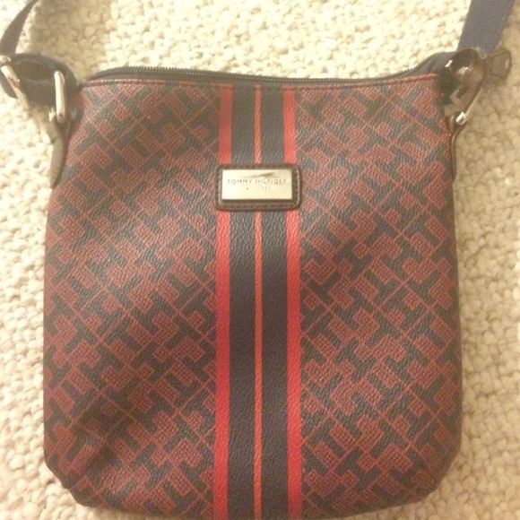 Adorable Tommy Hilfiger   Cross Body