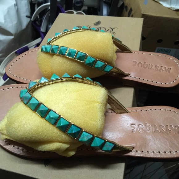100% leather beautiful sandals size 8