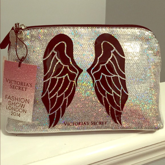 VS make up bag. Medium size. NWT.