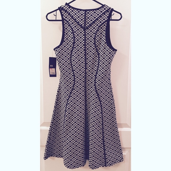 NWT Black+White Geometric Diamond Dress - Picture 2 of 3