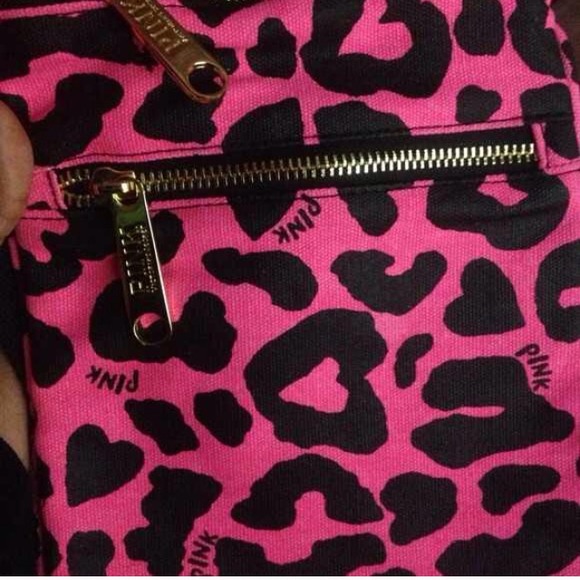 ISO looking for this hoodie! PLEASE HELP ME FINDIT - Picture 3 of 4