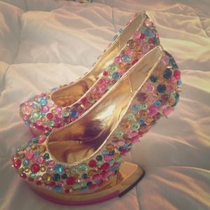 Multicolor bling unique wedges with gold spikes