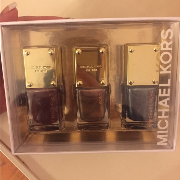 Nail polish set