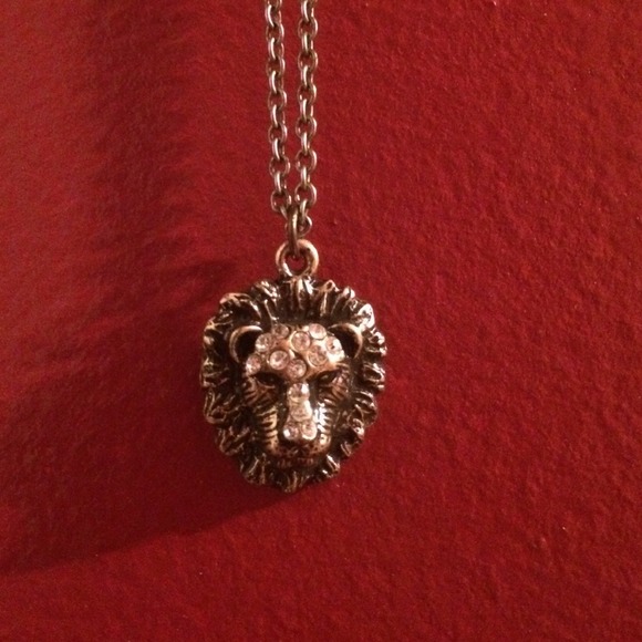 Lion face with rhinestones necklace