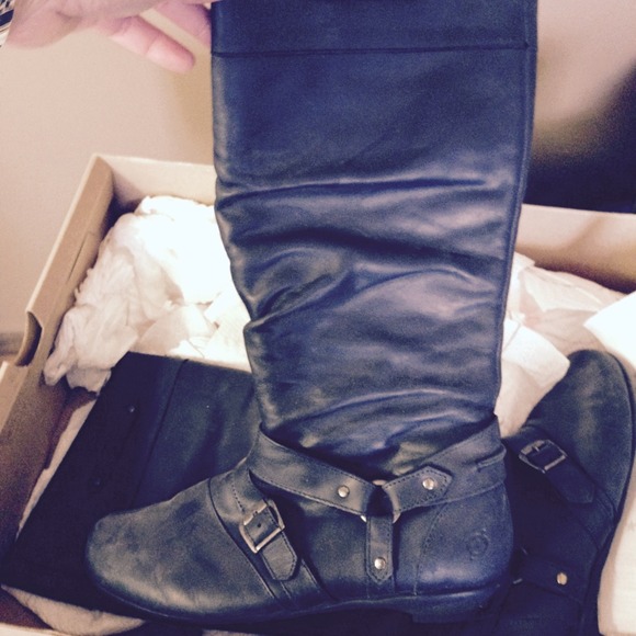Born 7.5 leather boot