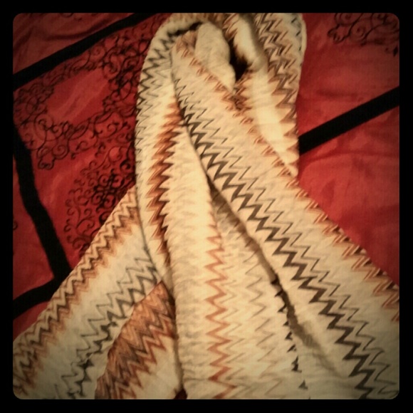 Elegant scarf very good deal