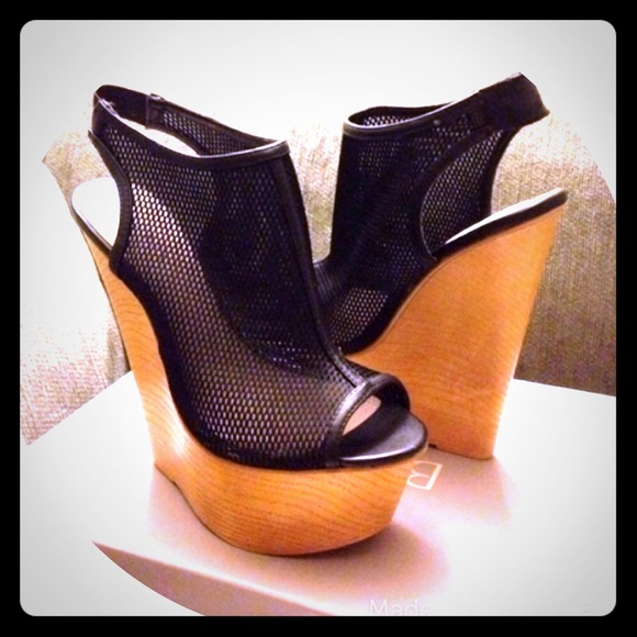 🎉HP🎉Baker's Nyora Wedge