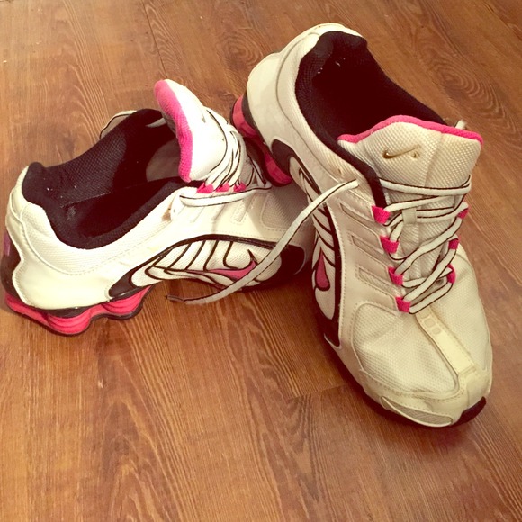 Pink/white nike shox