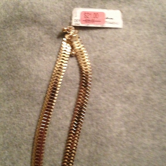 New gold necklace - Picture 4 of 4