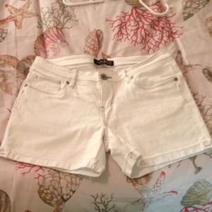 White Levi's shorts