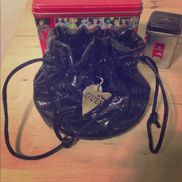 Guess pouch - Picture 1 of 3