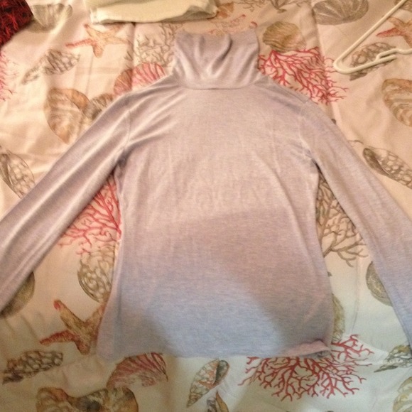 H&M Lavender longsleeve turtleneck