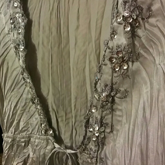 Top - Picture 2 of 2
