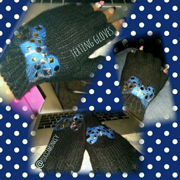 Betsey Johnson texting gloves
