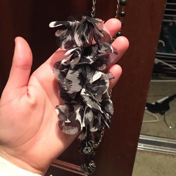 Statement necklace - Picture 2 of 4