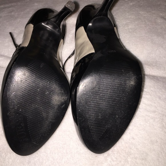 Guess t- strap paten leather shoe - Picture 3 of 3