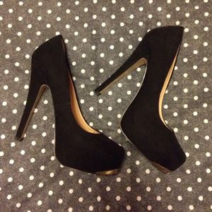 forever 21 black velvet gold toe heels