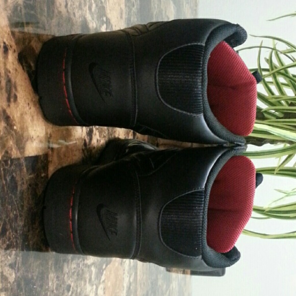 AIR PRESTIGE II HIGH
BLACK/BLACK- VARSITY RED - Picture 3 of 4
