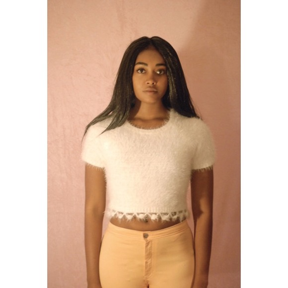 🐰Fuzzy Pompom Top🐰