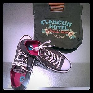 All star converse low top sneakers