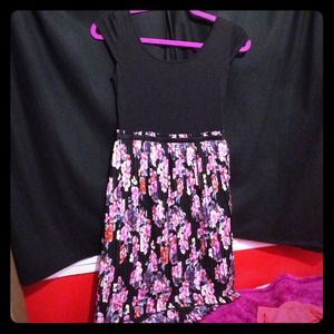 Xhilaration size Medium. Low high dress.