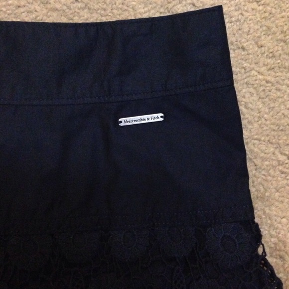 Abercrombie and fitch skirt - Picture 3 of 4