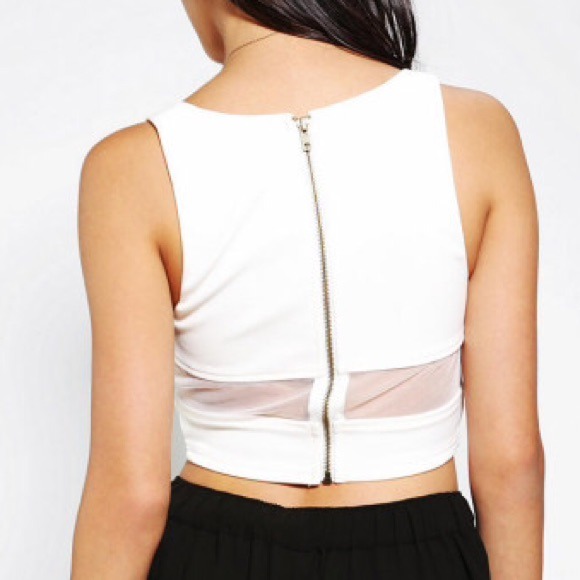 Urban Outfitters White Hot Crop Top - Picture 2 of 3