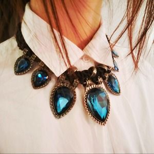 Blue stone collar necklace