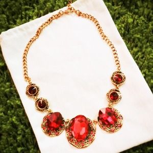 Red crystal collar necklace