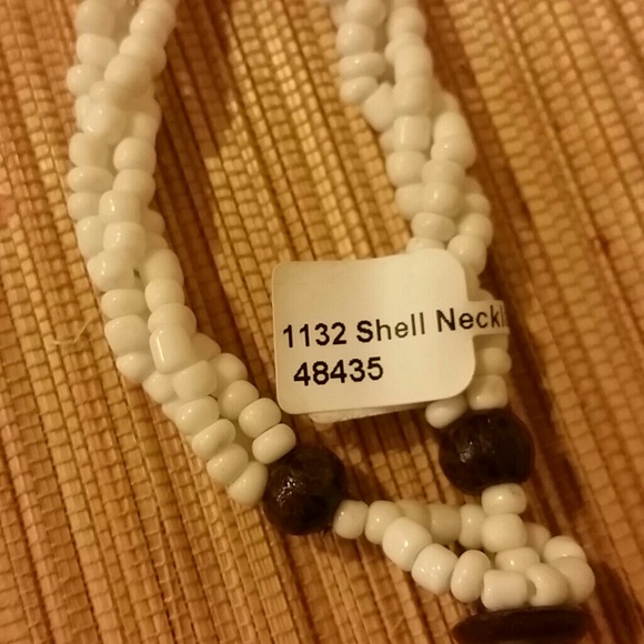 Shell necklace - Picture 2 of 2