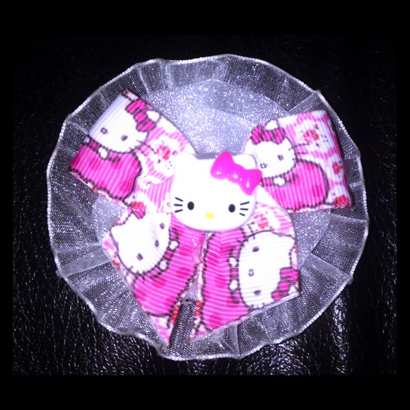 Accessories - Pink Hello Kitty hair clip