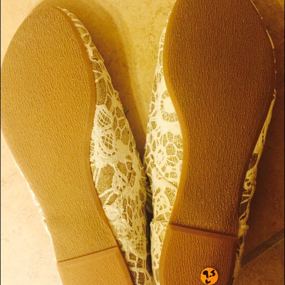 GORGEOUS lace + glitter - Picture 3 of 3