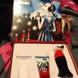 MOSCHINO CHEAPANDCHIC perfume and body lotion