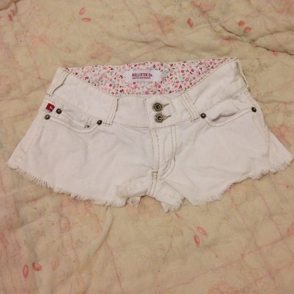 White Hollister shorts