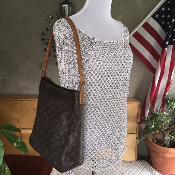 Louis Vuitton Looping GM monogram shoulder bag