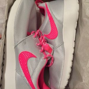 Nike roshe runs