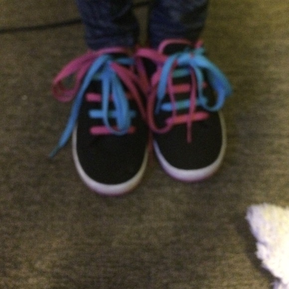 shoes - Picture 2 of 2