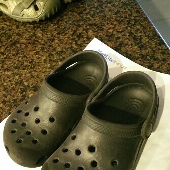 8/9 toddler crocs