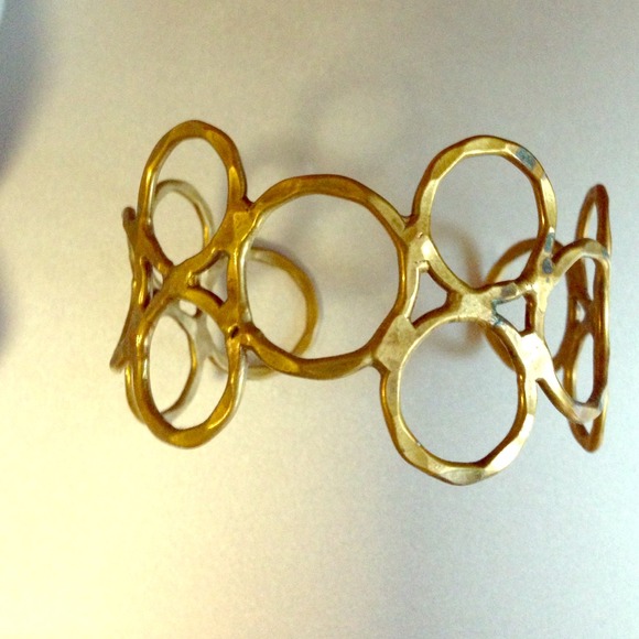 Delicate gold circle cuff