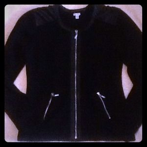 GUESS  NWOT zip up sweater/cardigan