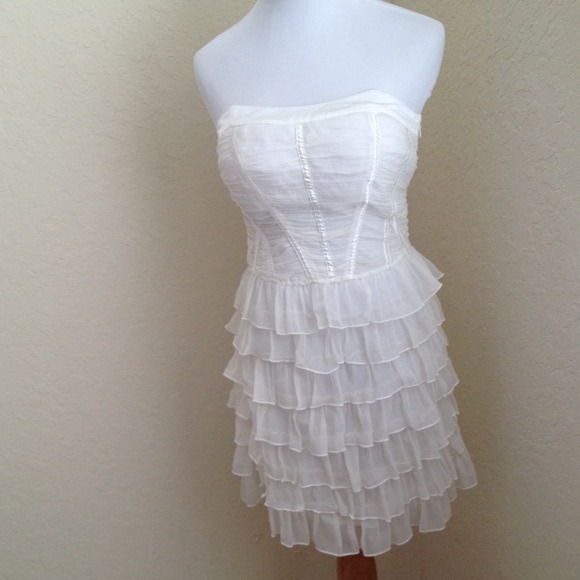 SOLD White Ruffle Boho dress - Picture 2 of 4